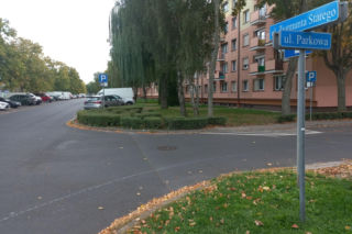 Nie dla lawet i dostawczaków. Od 5 października zmiany w parkowaniu na Zygmunta Starego w Lesznie