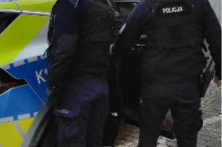 Sylwestrowa bójka pod Rzeszowem. Starli się kibole zwaśnionych klubów. Policja pokazała materiał z zatrzymanymi