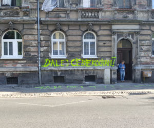 Miłosne graffiti na jednej z kamienic. Mieszkańcy: to zwykły akt wandalizmu! 