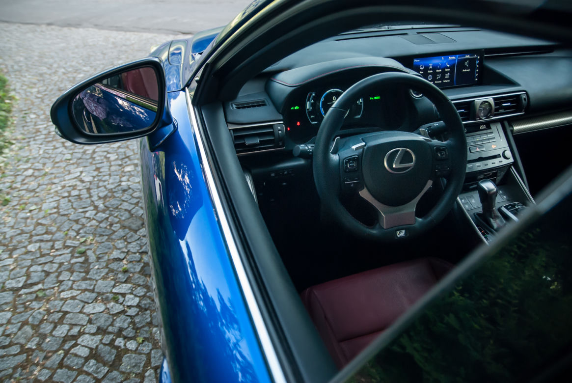 Lexus IS300h F SPORT