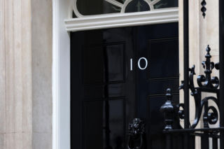 Kryzys na Downing Street. Otoczenie premiera Starmera wykrusza się 