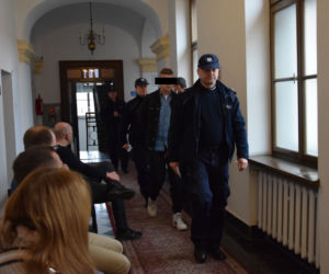 Pociął nożem małżeństwo w Kosinie. Zapadł wyrok sądu [GALERIA]