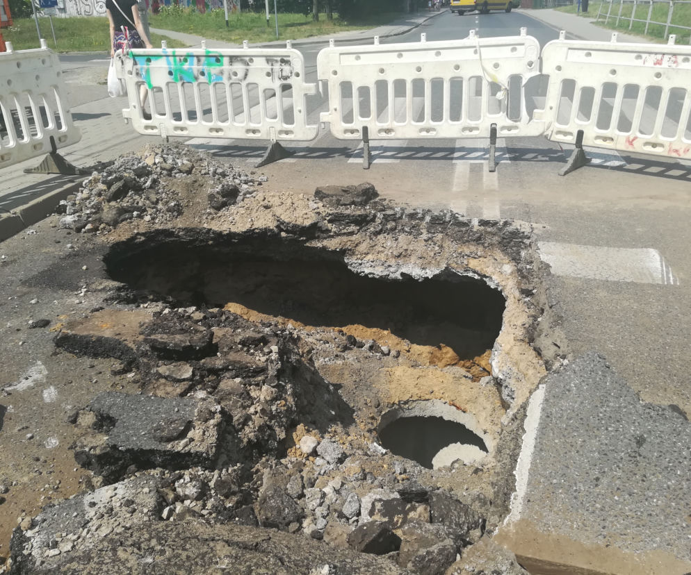 Ogromna dziura na południu Katowic!