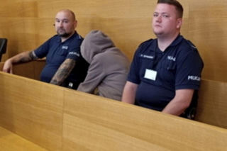 Wyrodna matka zgotowała Julce piekło. Latami wypalała jej kwasem rany na skórze!