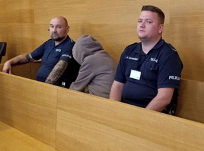 Wyrodna matka zgotowała Julce piekło. Latami wypalała jej kwasem rany na skórze!