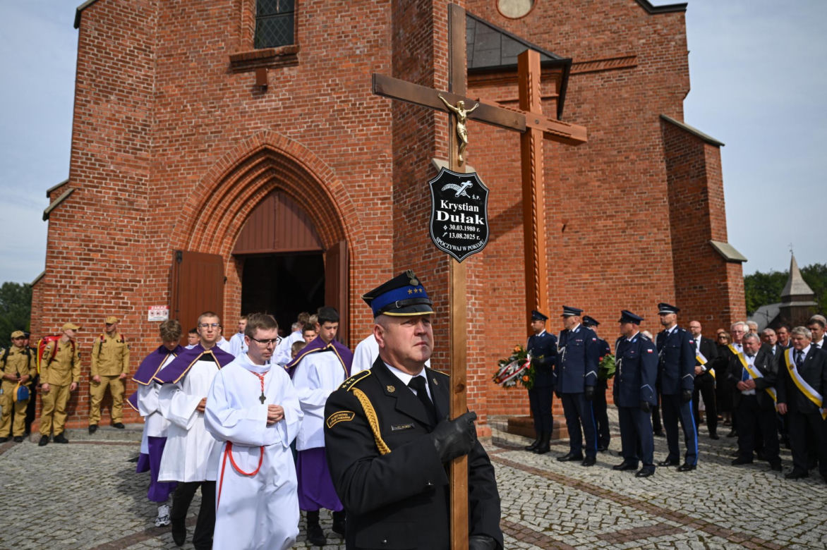 Pogrzeb druha Krystiana Dułaka. Wzruszająca ceremonia w Sierakowicach