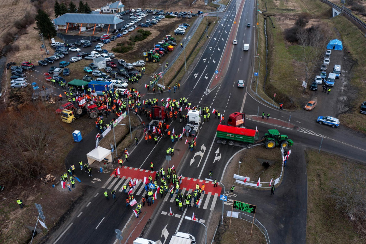 Strajk rolników. Ciągniki blokują drogi w całej Polsce. Gigantyczne utrudnienia