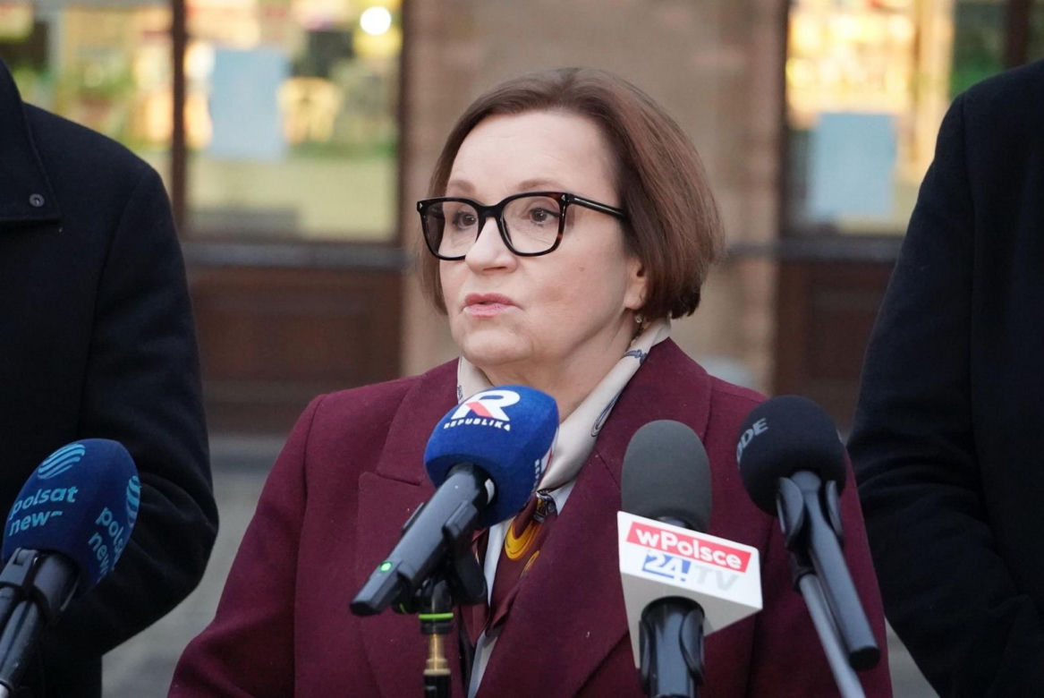 Konferencja prasowej PiS pod Halą Mirowską w Warszawie