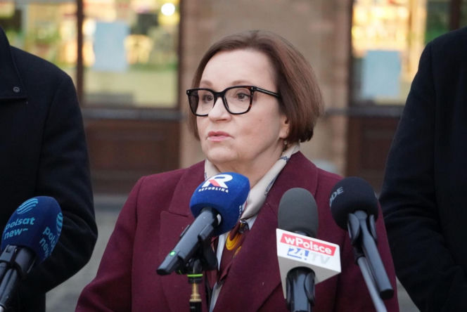 Konferencja prasowej PiS pod Halą Mirowską w Warszawie