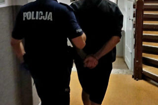 Wpadł przez cztery tubki mleka. Szukały go sądy i prokuratura