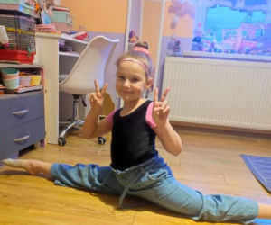 Nauczycielka przejechała małą Laurę przed szkołą. „Nie mówi, nie chodzi i wymaga całodobowej opieki”
