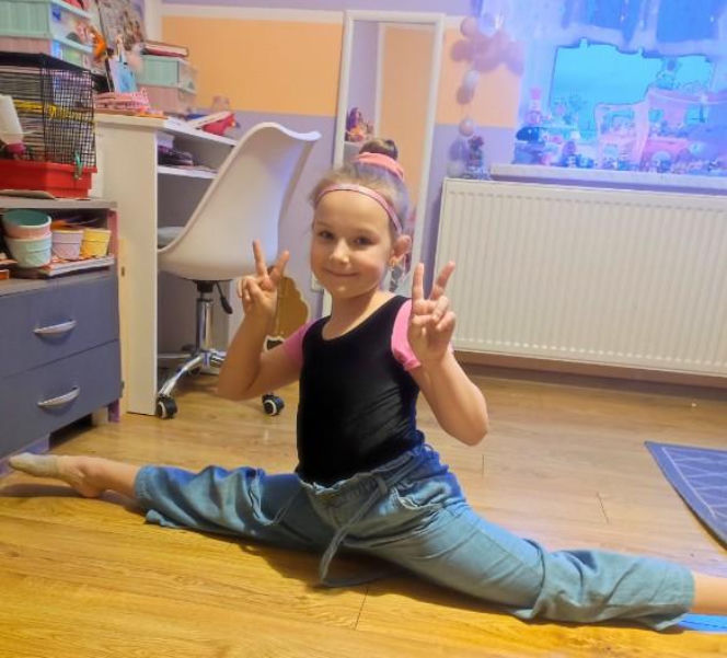 Nauczycielka przejechała małą Laurę przed szkołą. „Nie mówi, nie chodzi i wymaga całodobowej opieki”