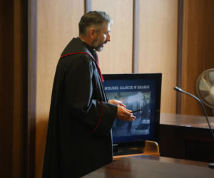 Skazał matkę na dożywocie cierpienia. Prokurator chce 25 lat więzienia dla Dawida M. Zabóstwo na Nowym Świecie