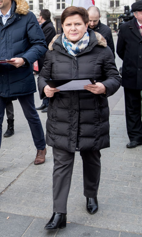 Najlepsze stylizacje Beaty Szydło