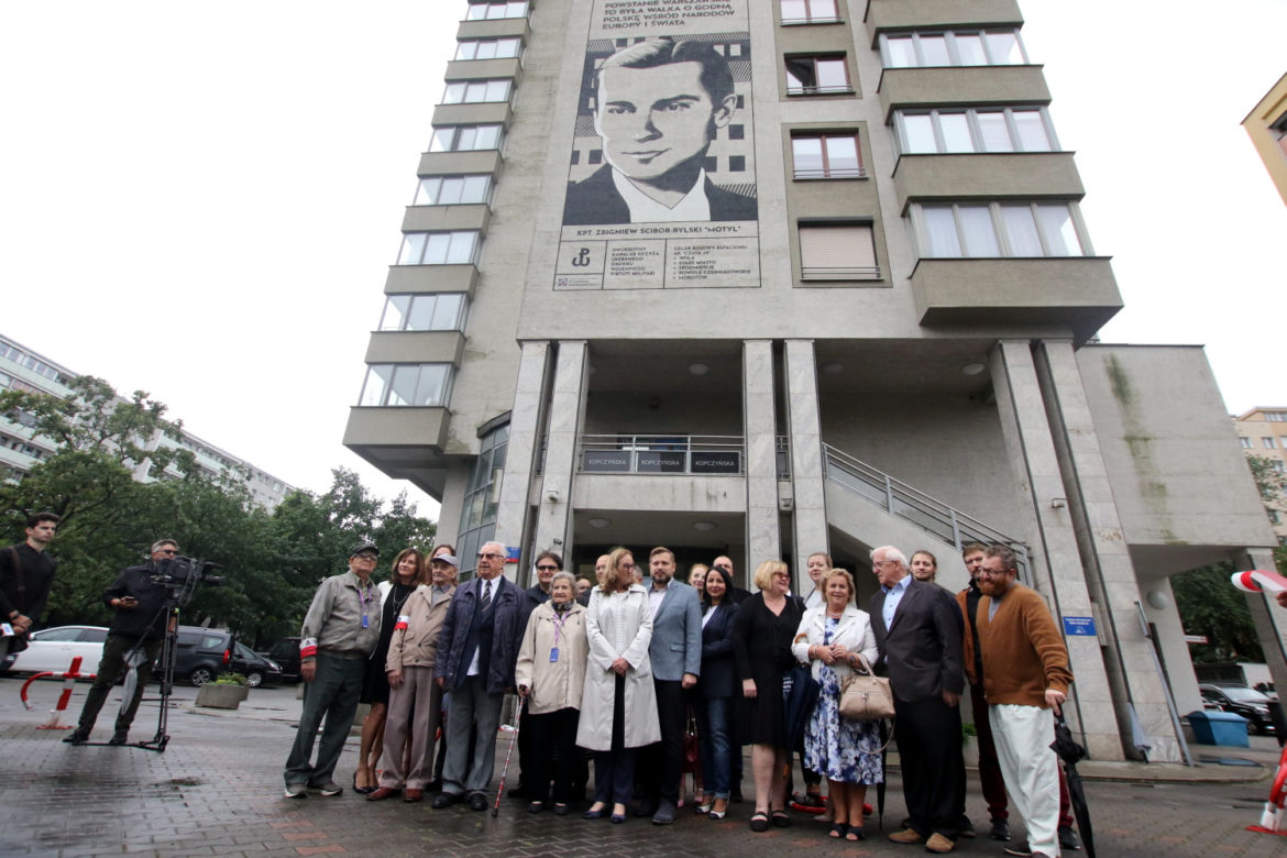 Generał Zbigniew Ścibor-Rylski ma mural w centrum Warszawy