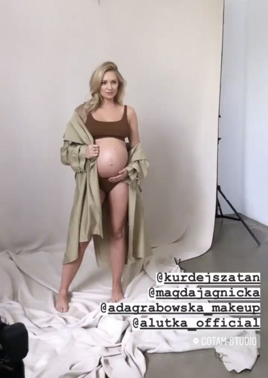 Basia Kurdej-Szatan  pozuje w ciąży z gołym brzuszkiem 