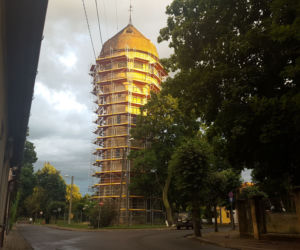 Wieża ciśnień w Górze uratowana. Zaczął się remont zabytku