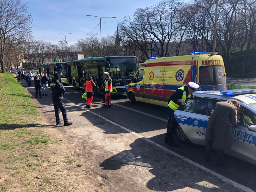 Straszny wypadek autobusów w Szczecinie. Kilkunastu poszkodowanych, w tym 7 dzieci