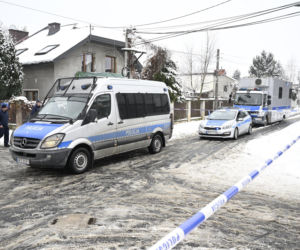 Zwłoki małżeństwa na Targówku. Świadkowie o szturmie antyterrorystów: W życiu czegoś takiego nie widziałem