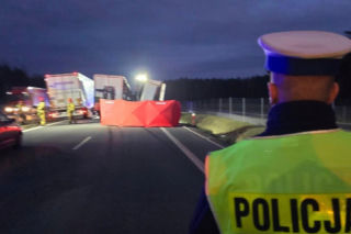 Dramat na drodze krajowej w Śląskiem. Ciężarówka rozjechała kierowcę