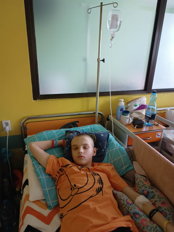 Pawełek musi być poddawany rehabilitacji. Jednak zbiórka na leczenie stoi, "bo takie duże dzieci nikogo nie wzruszają"