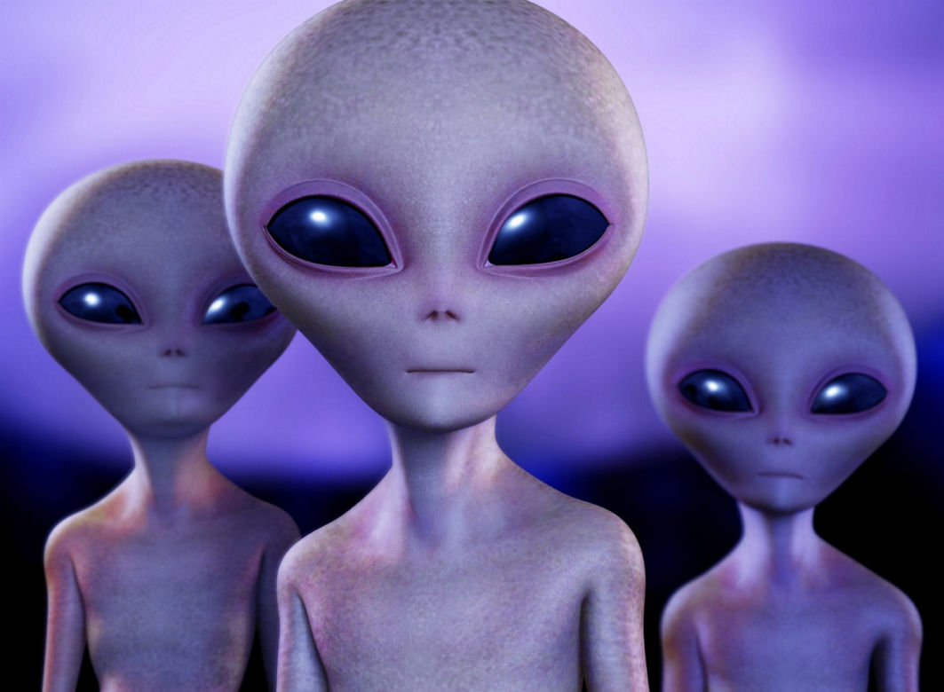Mąż królowej Elżbiety przez 70 lat badał UFO? Kto ujawni materiały księcia Filipa?