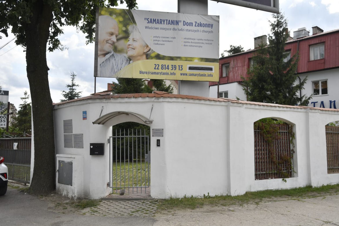Ksiądz naciąga emerytki?