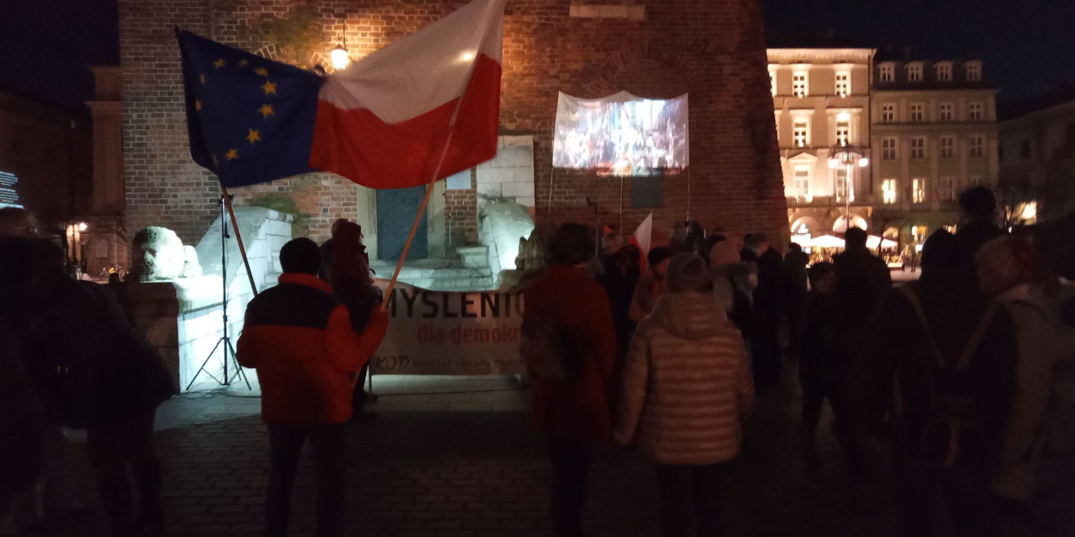 Krakownianie manifestowali w obronie sędziów i praworządności