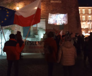 Krakownianie manifestowali w obronie sędziów i praworządności