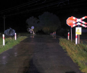 Pijany z dożywotnim zakazem wjechał pod pociąg! Zostawił ranną pasażerkę i uciekł