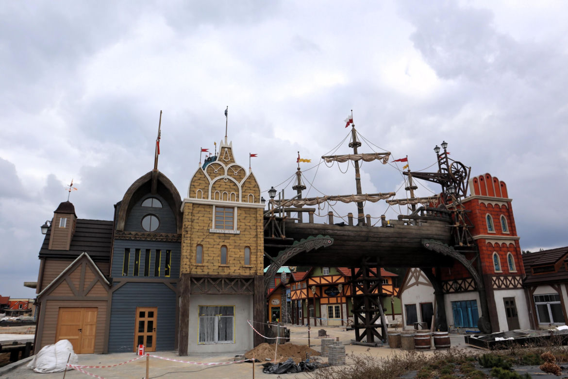 Park rozrywki Hossoland w budowie