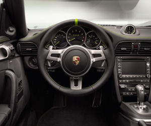 Porsche 911 Turbo S Edition 918 Spyder