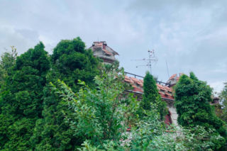 Zamek powstał w latach 90. w Żurczynie koło Bydgoszczy, prawdopodobnie na wzór niemieckiego pałacu Drachenburg