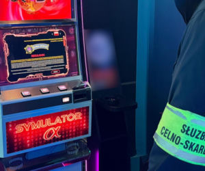 Wielka akcja KAS. Uderzenie w nielegalny hazard, 30 osób zatrzymanych