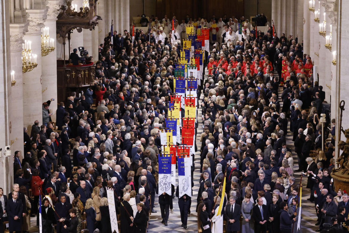 Paryż. Uroczyste otwarcie katedry Notre Dame