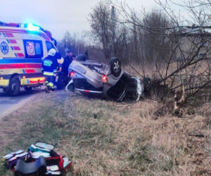 Pięciu nastolatków rannych w poważnym wypadku. Interweniował śmigłowiec LPR