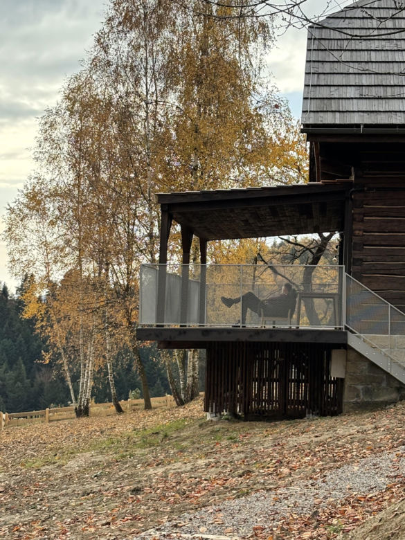 Remont drewnianej chaty w Tropiu (woj. małopolskie)