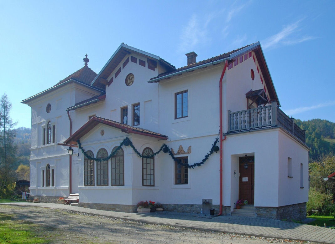 Najpiękniejsze dwory w Małopolsce. Musisz koniecznie zobaczyć te miejsca!