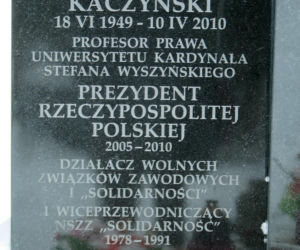 Tak wyglądał grób rodziny Kaczyńskich w 2010 roku