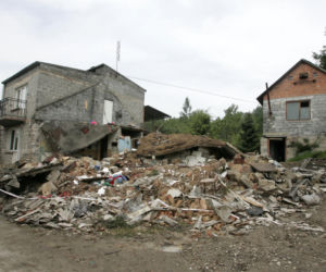Osuwiska niszczą domy 