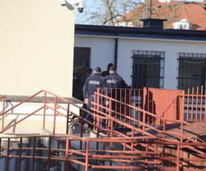 Bartosz G. przywieziony do Prokuratury Okręgowej w Płocku