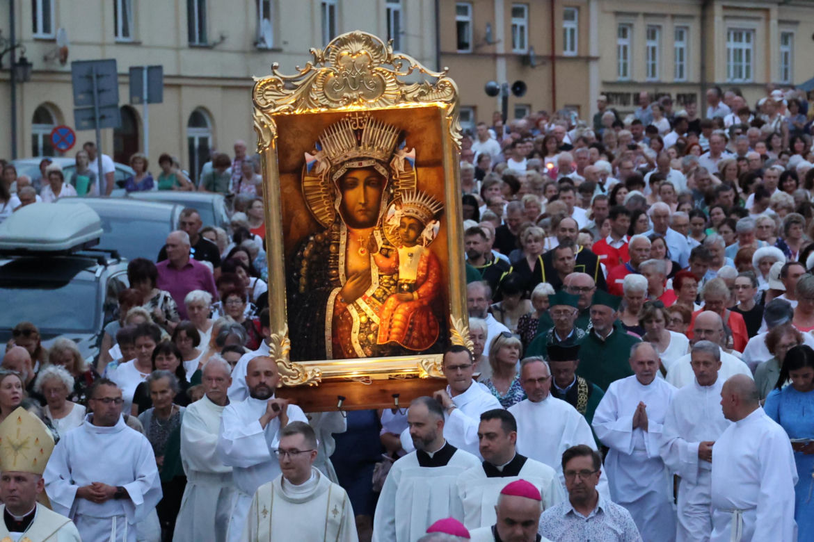 76. rocznica Cudu Lubelskiego. Procesja różańcowa w centrum Lublina