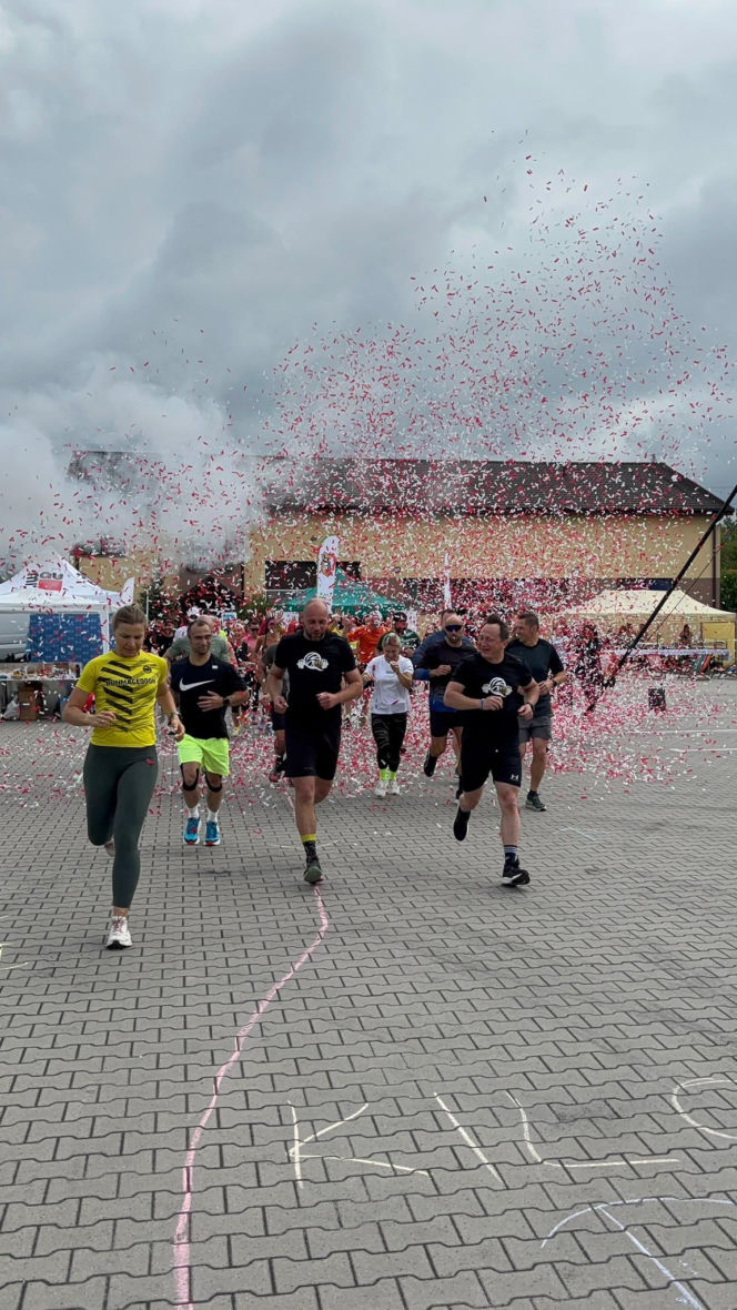 Trwa Ultramaraton Wsparcia i piknik rodzinny w Lesznie