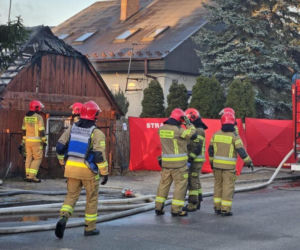 Tragiczny pożar w Skarżysku. Trzy osoby nie żyją czwarta walczy o życie
