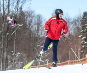 Poseł Wójcik szusuje w kasku