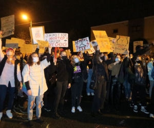 Kalisz: manifestacja na głównych ulicach miasta i pod kurią