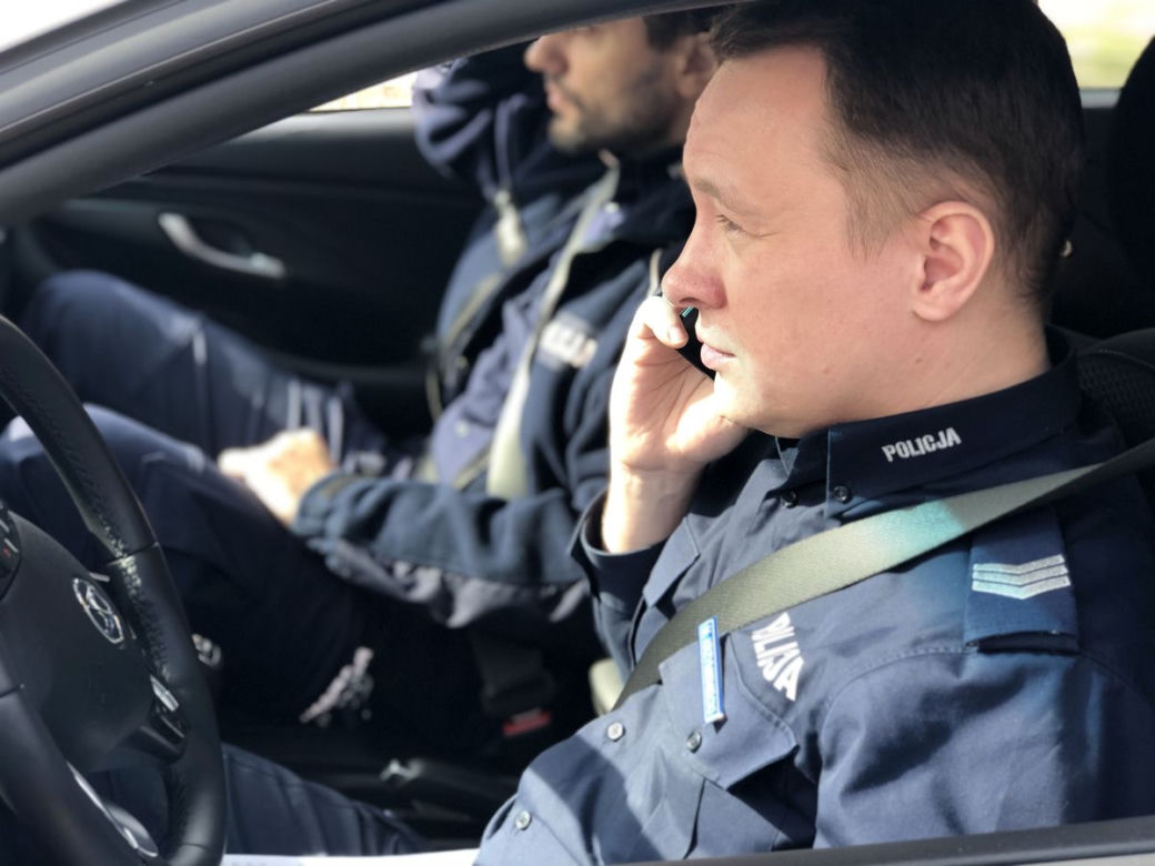 Szczecińscy policjanci kontrolują przestrzeganie kwarantanny