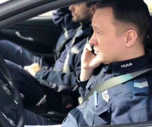 Szczecińscy policjanci kontrolują przestrzeganie kwarantanny