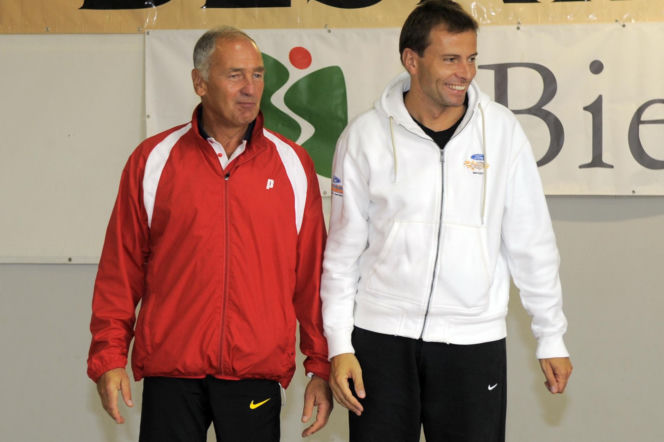 Karol Strasburger ćwiczy