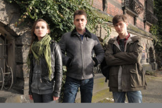 Pierwsza miłość. Melka (Ewa Jakubowicz), Dragon (Krzysztof Zych), Krystian (Patryk Pniewski)